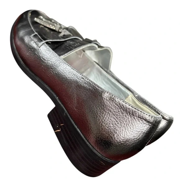 REACTION Kennith Cole Jet Forward Metallic Heeled Tassel Loafers, Womens Size 9 - Picture 3 of 9